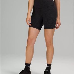 Lululemon Wunder Under Train Shorts 6”